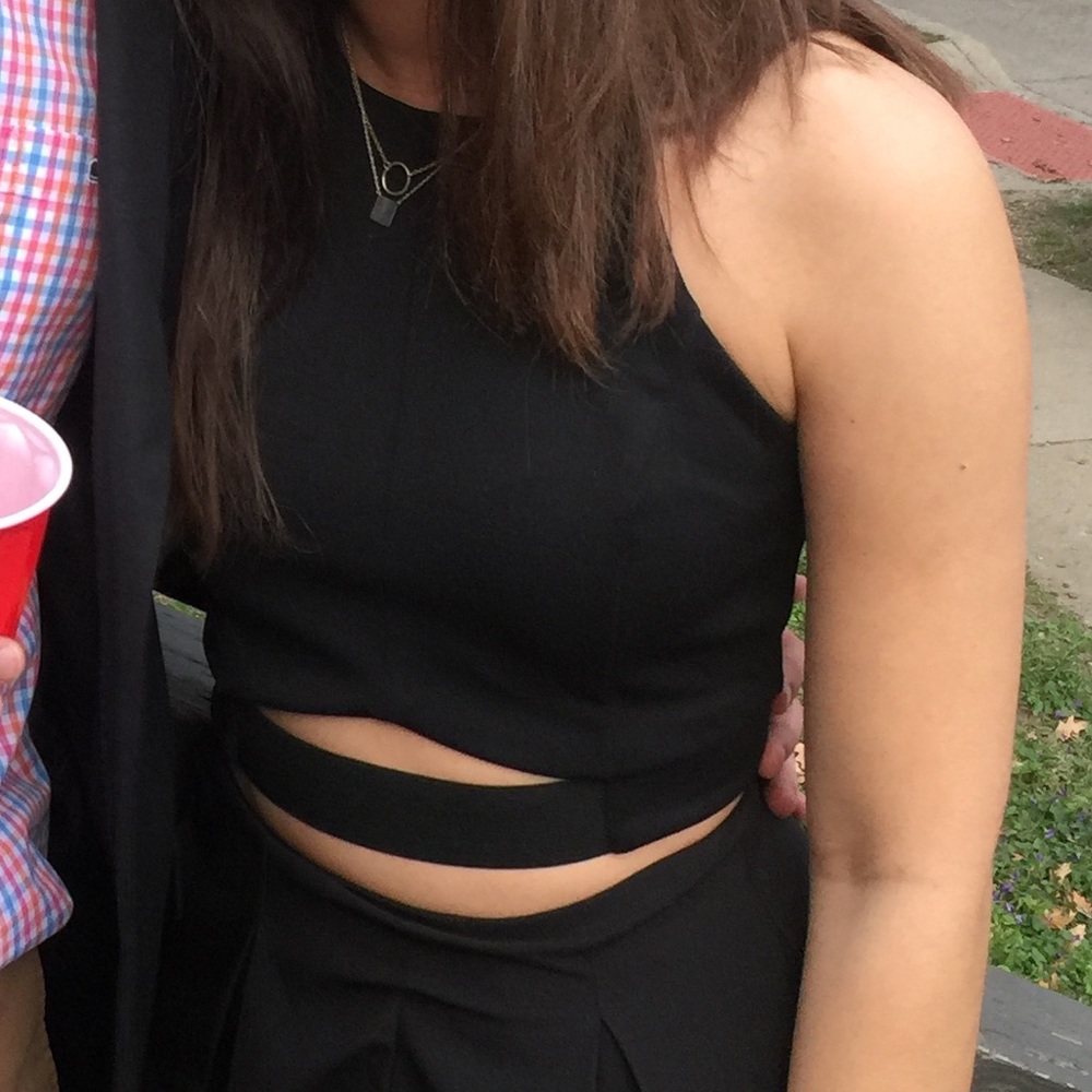 cropped black tank top